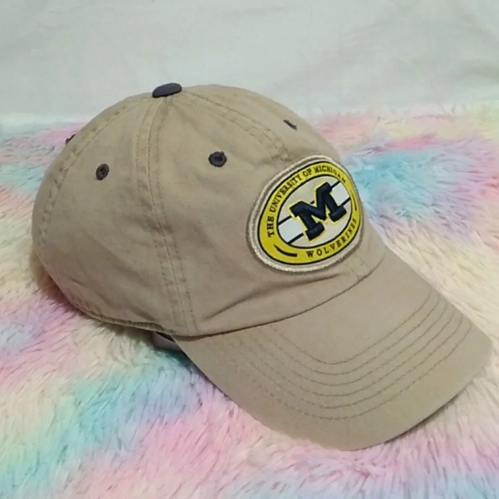 Vintage The University Of Michigan Wolverines Adjustable Back Hat UNISEX